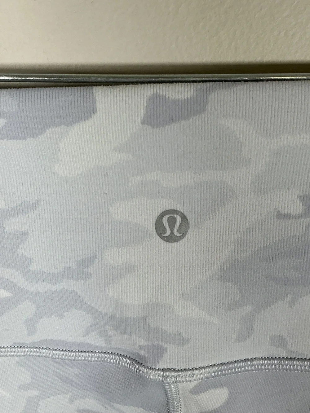 Lululemon Camo High Rise Biker Shorts Gray White Size Small
